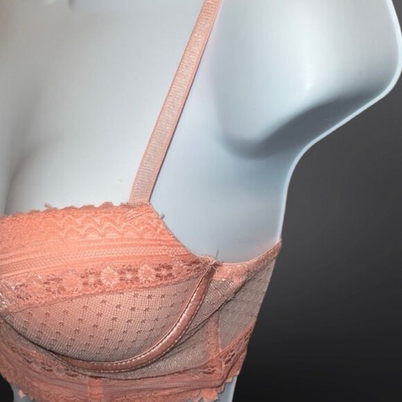 Daisy Fuentes Lace Plunge Peach Bra Size 34B - Picture 5 of 6